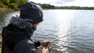 冬季钓鱼必备装备！户外钓鱼御寒装备推荐！